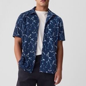 GAP Indigo Floral Seersucker Short Sleeve Button Up Shirt Men’s Medium
